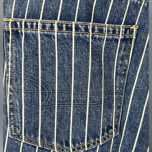 American Eagle Outfitters Denim Mom Jeans with White Stripes, cropped ankle - Picture 4 of 5
